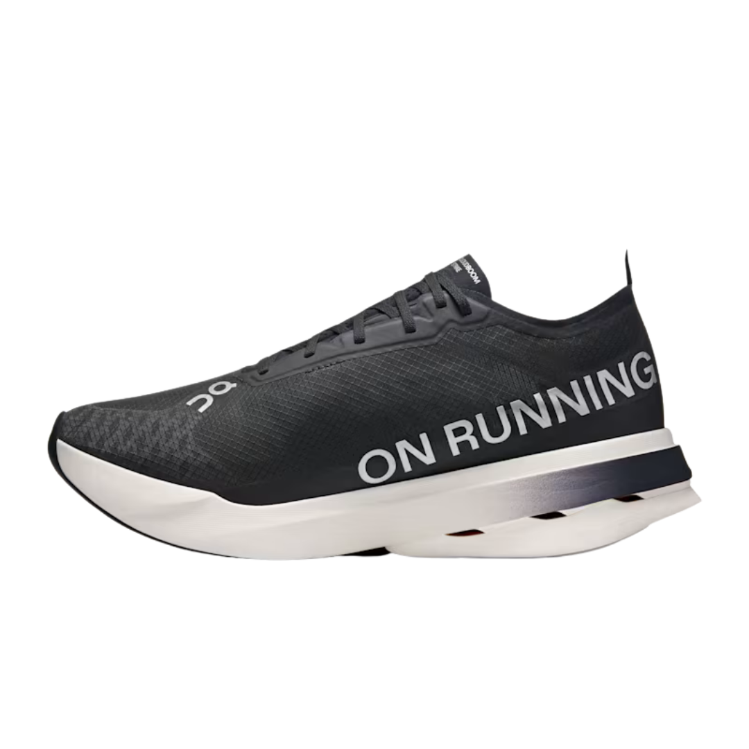 Cloudboom Strike Black | White