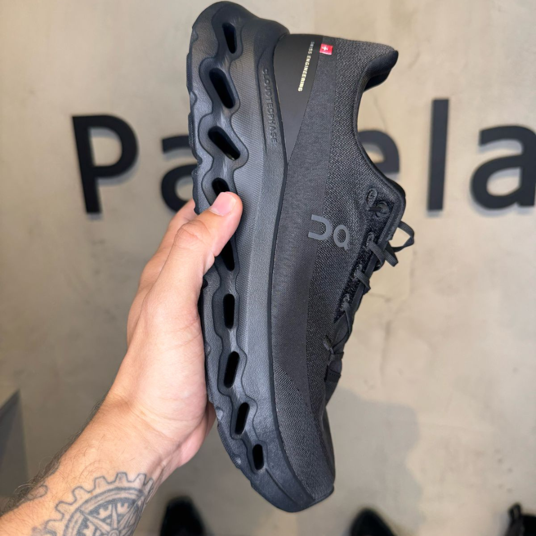 Cloudtilt Preto