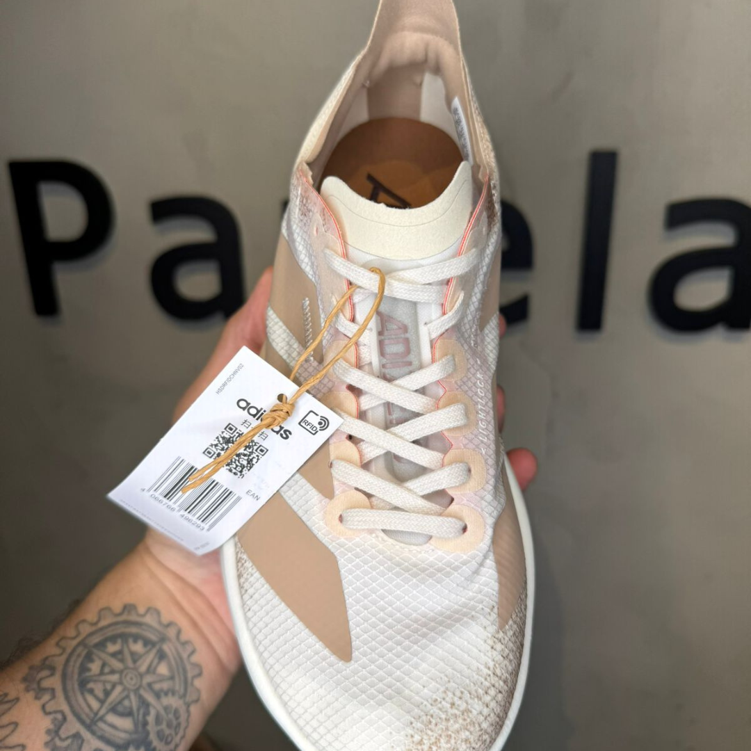 Tênis Adizero Adios Pro 4 (Branco/Bege)