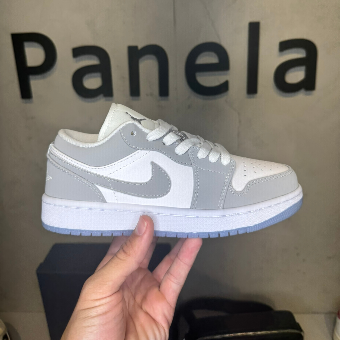 Air Jordan 1 Low Wolf Grey