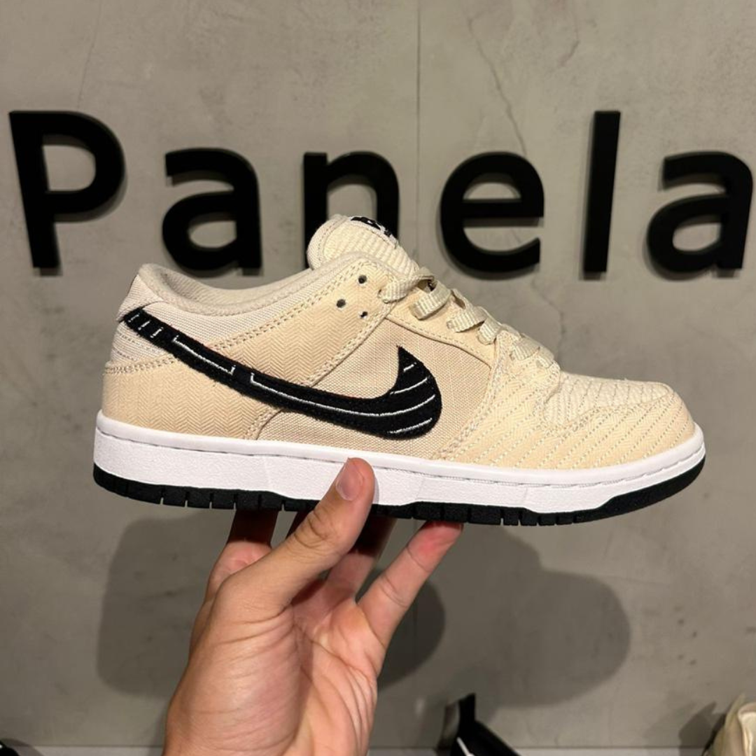 Dunk Low SB Albino & Preto Pearl White ‘Jiu Jitsu’