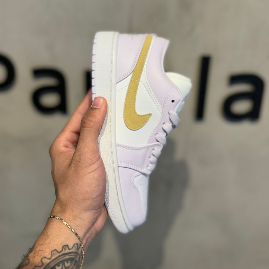 Tênis Nike Air Jordan 1 Low Barely Grape Tênis Nike Air Jordan 1 Low Barely Grape