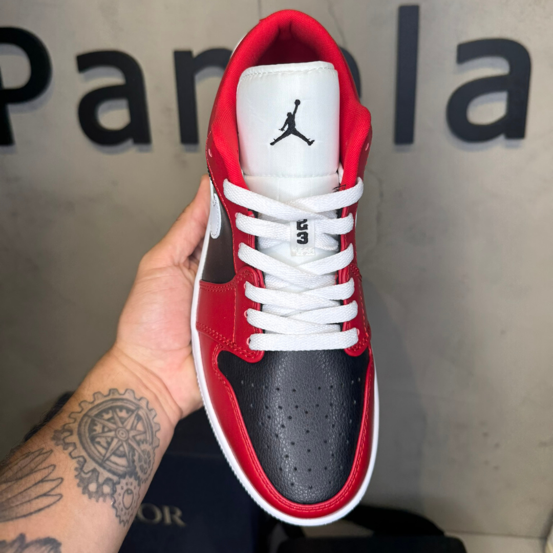 Air Jordan 1 Low Chicago Flip