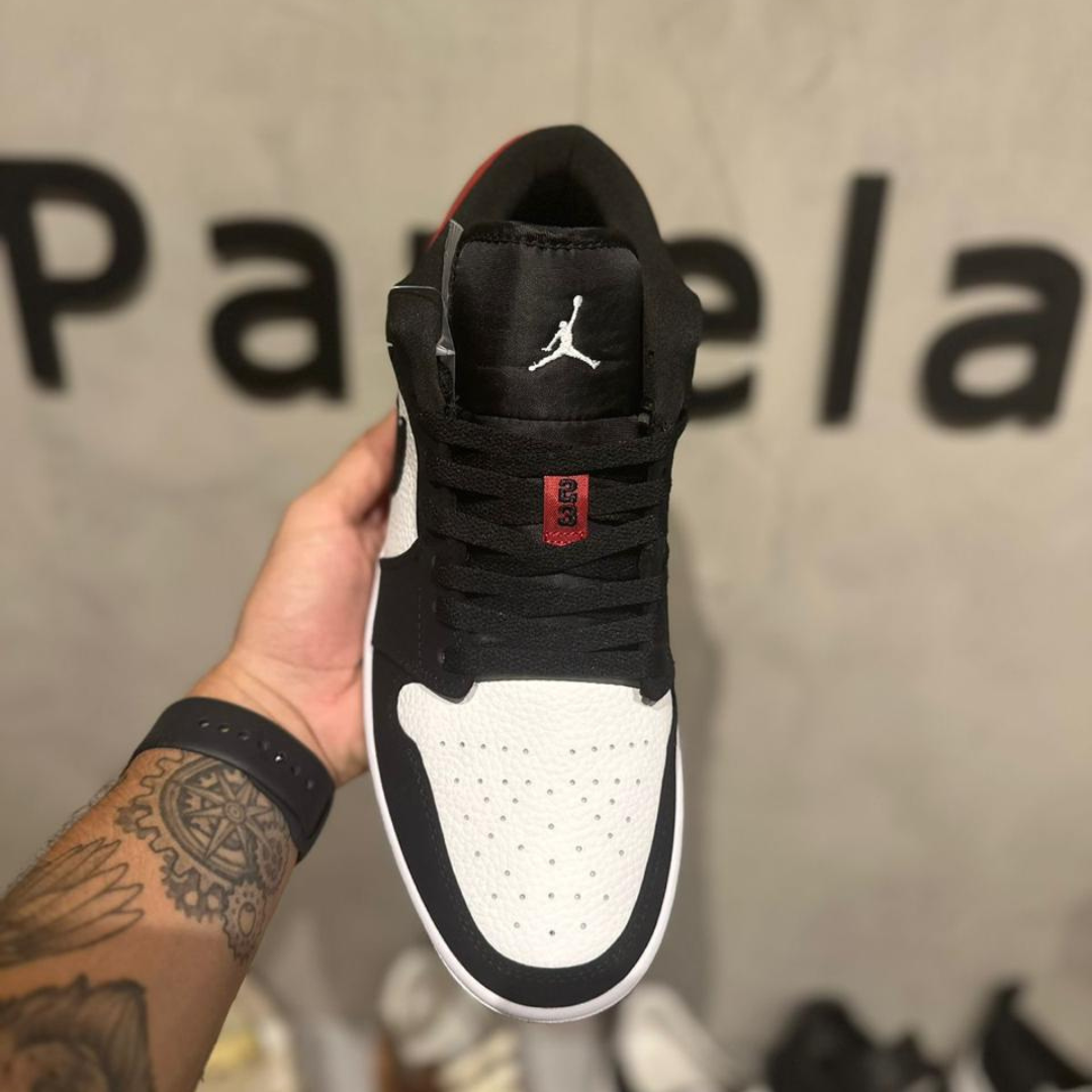 Tênis Air jordan 1 Low Black Toe