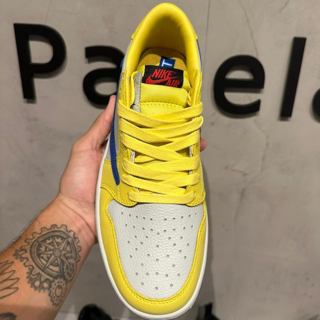 Tênis Air Jordan 1 Low x Travis Scott "Canary" Amarelo