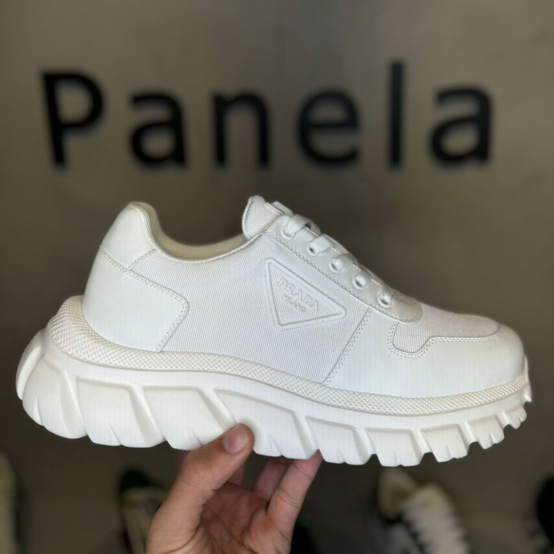 Sneaker Prada All White em Tecido