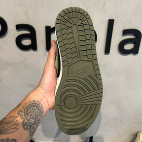 Air Jordan 1 Low X Travis Scott "Olive" (PRONTA ENTREGA)