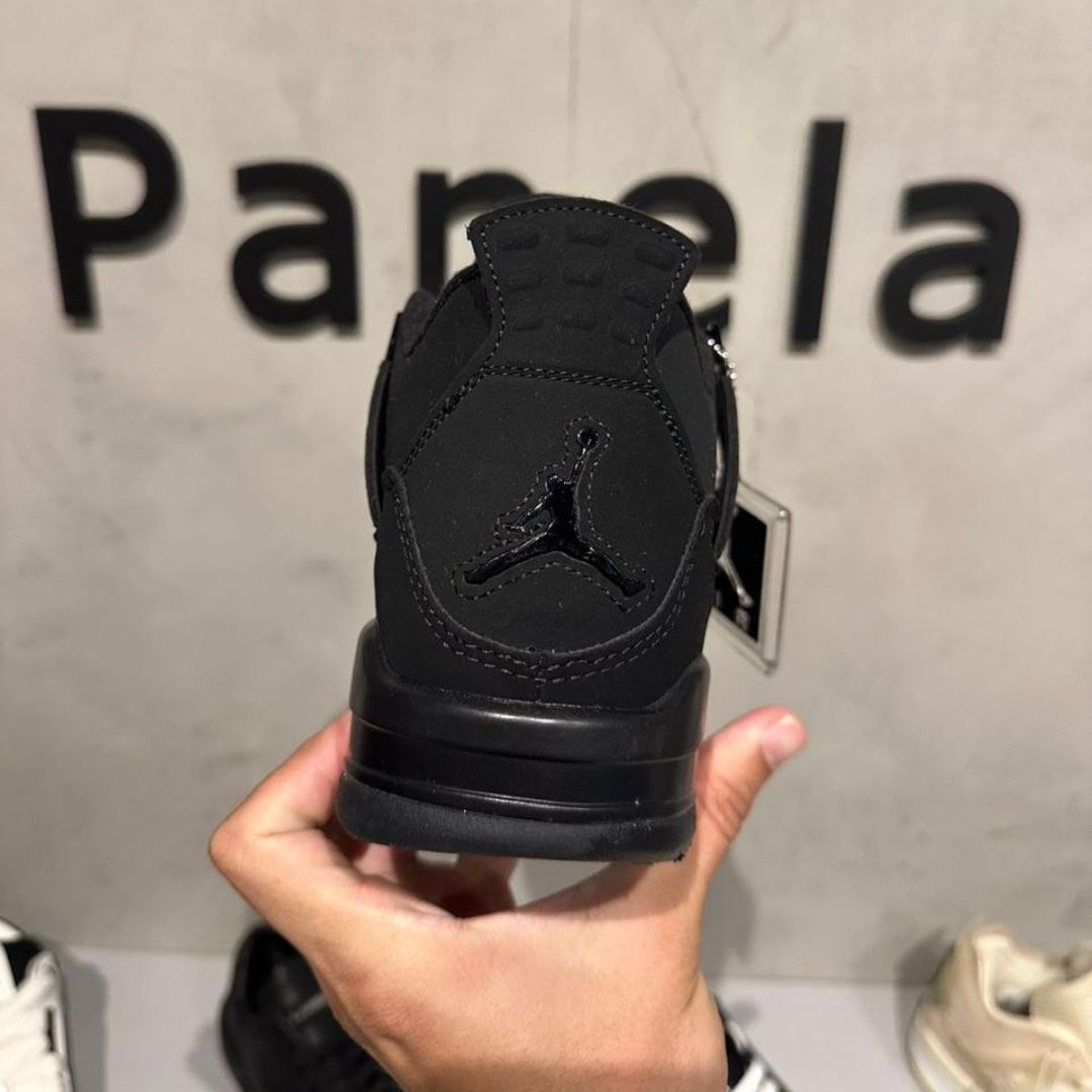 Tênis Air Jordan 4 Black Cat